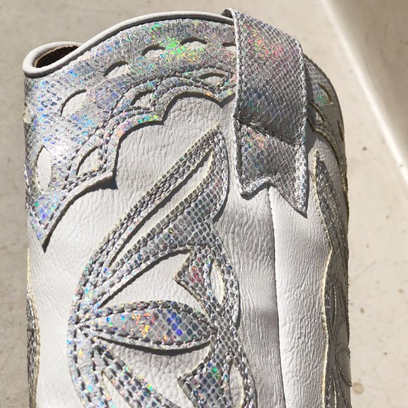 White Iridescent Metallic Applique Pointy Toe Block Heel Cowgirl Western Boots - Picture 8 of 15
